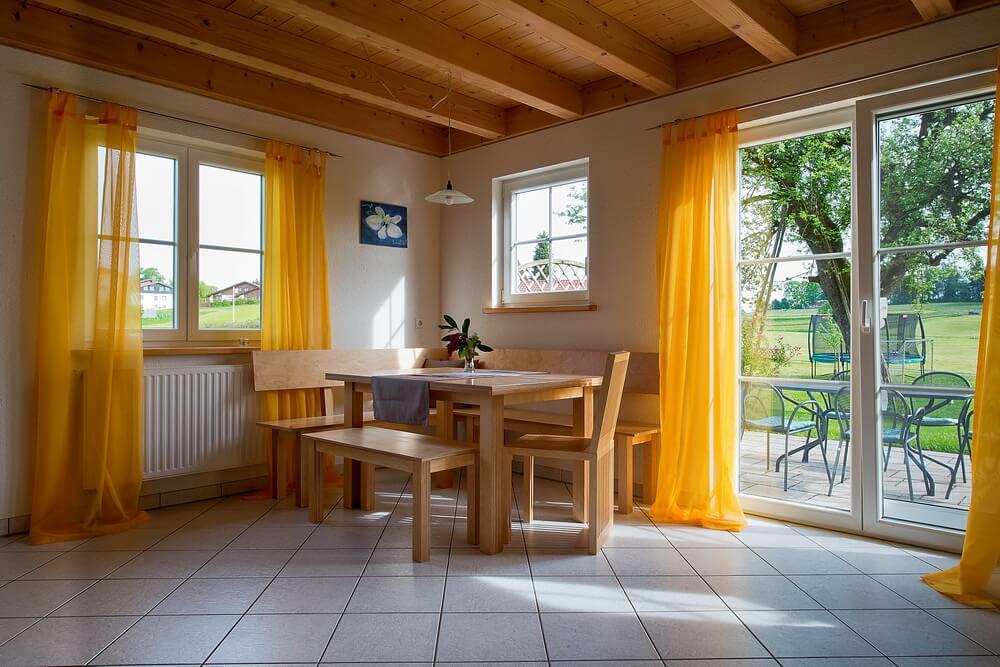 Bodenseemoebel Tisch mit Eckbank in Birke